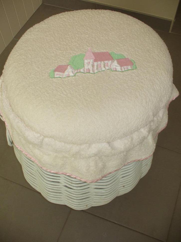 Rieten linnen mand, Huis en Inrichting, Woonaccessoires | Schalen en Manden, Mand, Ophalen