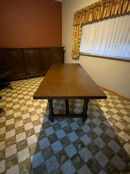 GRATIS  tafel met bijhorende stoelen, Antiek en Kunst, Antiek | Meubels | Tafels, Ophalen