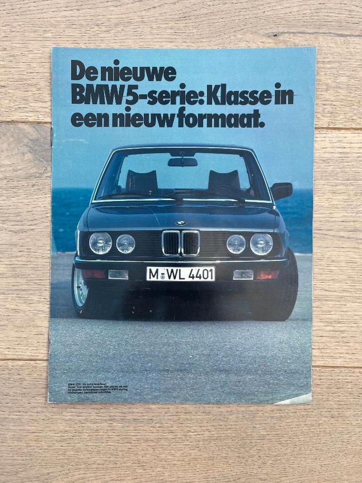 BROCHURES BMW SÉRIE 5 E28, Livres, Autos | Brochures & Magazines, BMW, Enlèvement ou Envoi