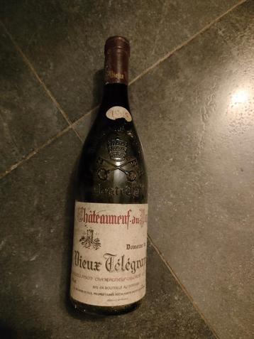 Lot 2 bouteilles anciennes Châteauneuf + Bourgogne beschikbaar voor biedingen