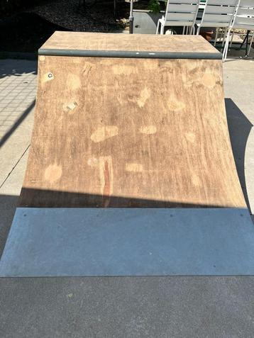 Skateboard Quarterpipe - Trampz - 60x120x180 beschikbaar voor biedingen