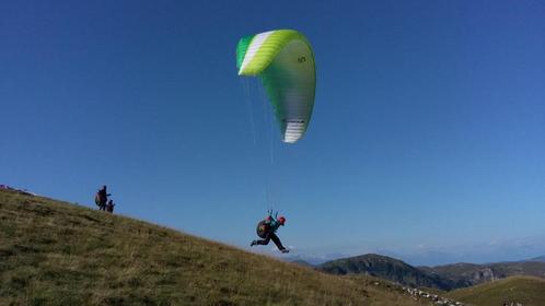 Ozone Buzz Z5, Sport en Fitness, Zweefvliegen en Paragliding, Zo goed als nieuw, Complete paraglider, Ophalen of Verzenden
