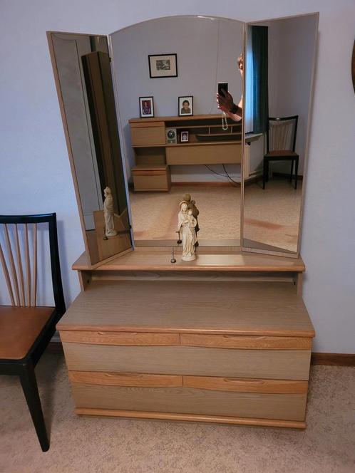 Te koop: kaptafel en bedhoofdeinde in zeer goede staat, Huis en Inrichting, Tafels | Kaptafels, Gebruikt, Ophalen