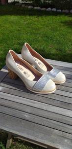 Dames schoenen gebroken wit met zilver, Kleding | Dames, Softwaves, Nieuw, Schoenen met hoge hakken, Wit