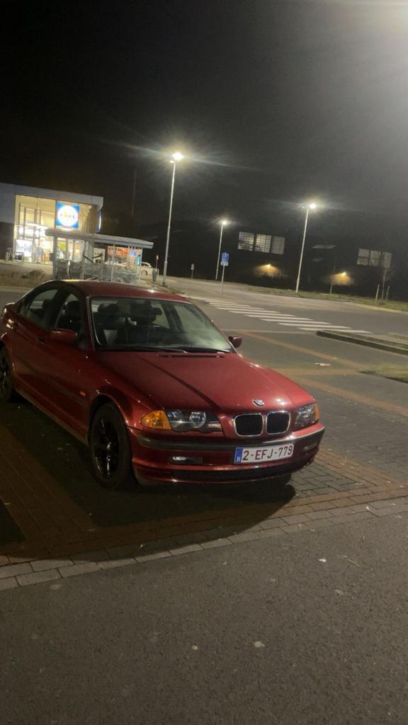 BMW E46 318 I 1998, Auto's, BMW, Particulier, 3 Reeks, Benzine, Euro 2, Berline, Automaat, Overige kleuren, Zwart, Leder, Achterwielaandrijving