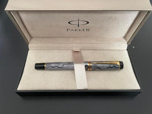 ️ Parker Duofold Centennial vulpen — gemarmerd rood/B, Verzamelen, Pennenverzamelingen, Nieuw, Vulpen, Parker, Met doosje, Ophalen of Verzenden