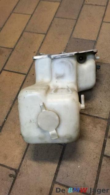 Ruitensproeierreservoir BMW 5 7 serie E32 E34 61678350933 beschikbaar voor biedingen