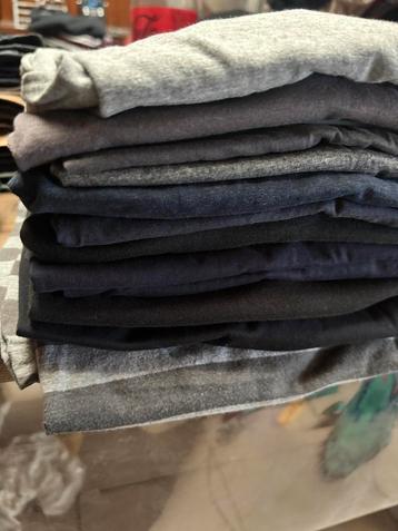 Pakket t-shirts beschikbaar voor biedingen