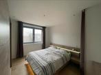 Zwevend bed te koop met nachtkastjes, verlichting en boord, Ophalen, Zo goed als nieuw