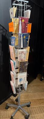 Wenskaarten display op wieltjes, Ophalen, Zo goed als nieuw