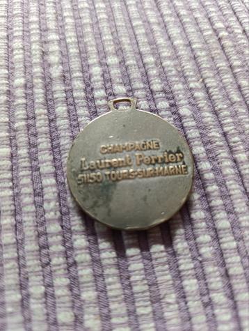 médaille Champagne Laurent Perrier en métal argenté, Enlèvement ou Envoi