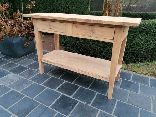 Sidetable uit massieve teak. Geluchtgomd., Huis en Inrichting, Tafels | Sidetables, Zo goed als nieuw, Ophalen of Verzenden