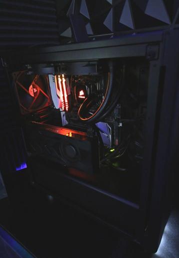 Gaming PC beschikbaar voor biedingen