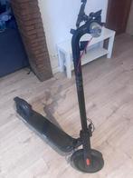 Trottinette électrique Navee v50, Fietsen en Brommers, Steps, Ophalen, Zo goed als nieuw