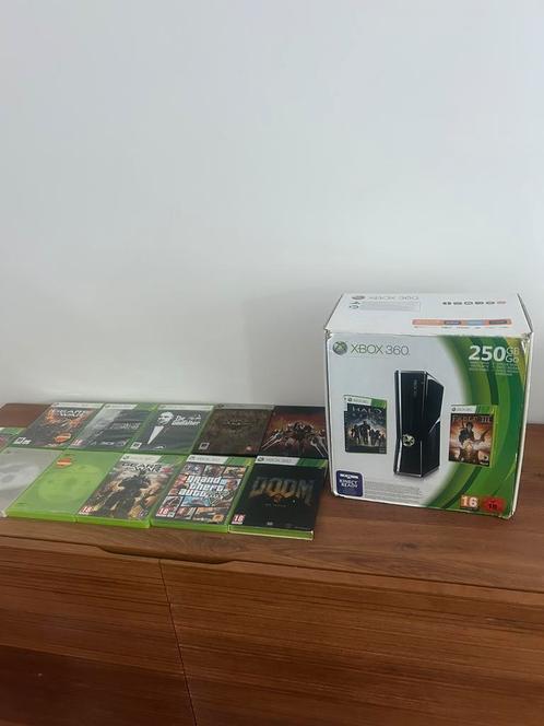 Xbox 360 Boxxed + 11 games + 2 controllers, Games en Spelcomputers, Spelcomputers | Xbox 360, Met 2 controllers, Ophalen of Verzenden