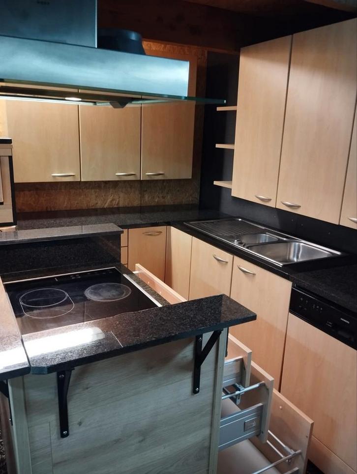 Cuisine complète avec îlot et électroménager, Maison & Meubles, Cuisine | Cuisines complètes, Blanc, Enlèvement