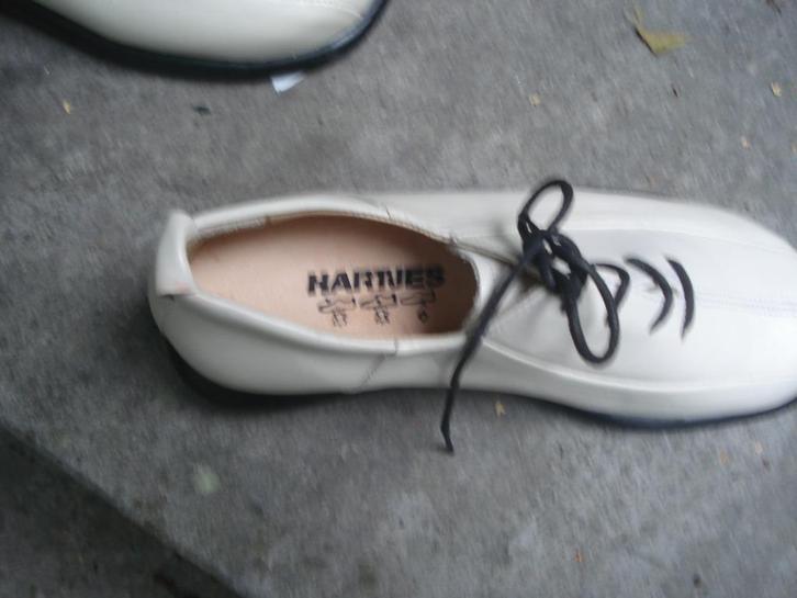 Gratis verzenden nieuwe witte leren hartjes schoenen mt 36,5, Kleding | Dames, Schoenen, Nieuw, Sneakers, Wit, Verzenden