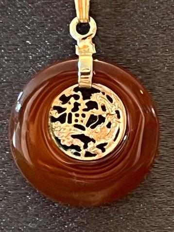 Vintage hanger met carneool en goudkleurig metaal beschikbaar voor biedingen