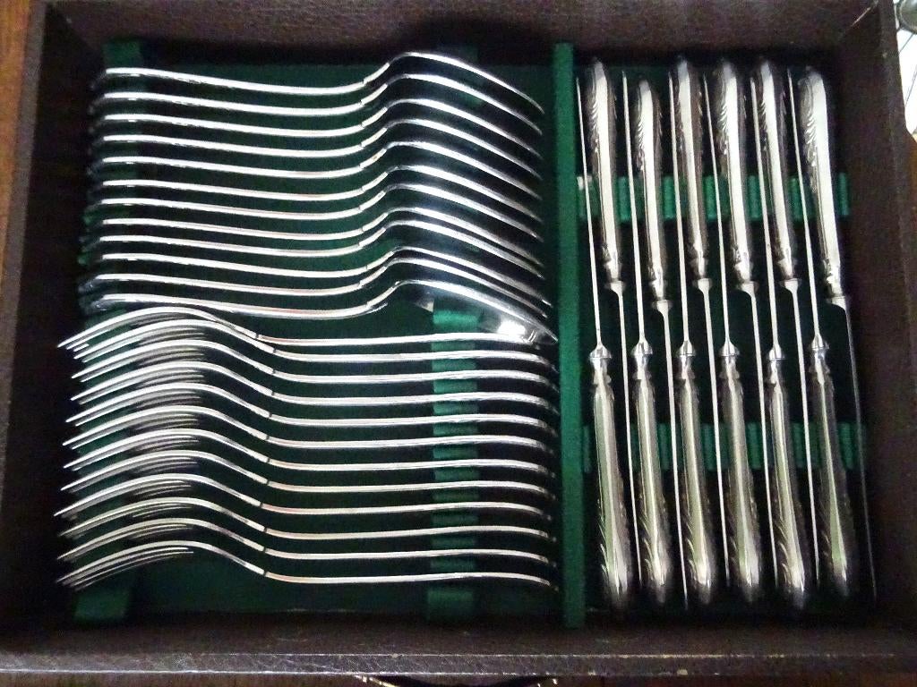 Couverts Burberg Novasil 18/8: ensemble 98 pièces, Maison & Meubles, Cuisine | Couverts, Comme neuf, Ensemble de couverts, Inox ou Chrome