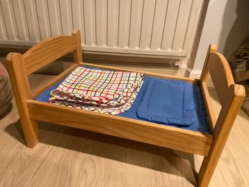 Houten (poppen) bedje - ook ideaal voor kat beschikbaar voor biedingen