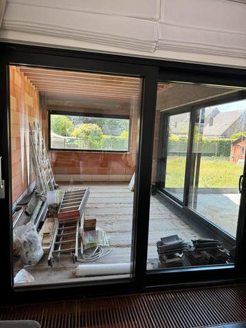 Aluminium schuifraam beschikbaar voor biedingen