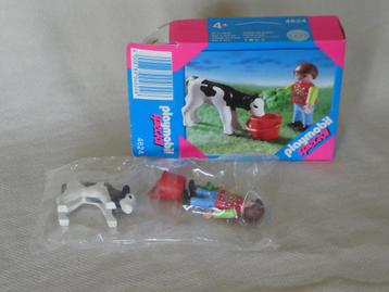 Collection Playmobil - Garçon avec petit veau 4624-A - 2004