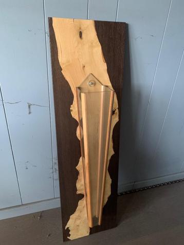 Houten wanddecoratie beschikbaar voor biedingen