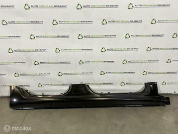 Dorpel Rechts Skoda Octavia Combi 5E NIEUW ORIG 5E9809602C beschikbaar voor biedingen