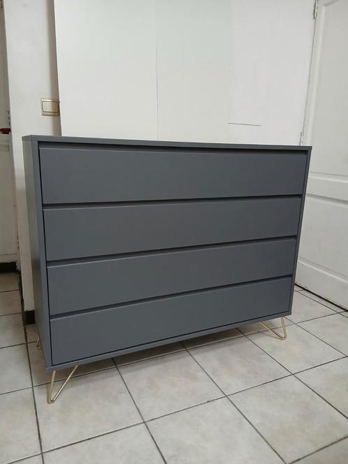 Home 24 dressoir met 4 laden op poten, Huis en Inrichting, Kasten | Ladekasten, Zo goed als nieuw, Ophalen