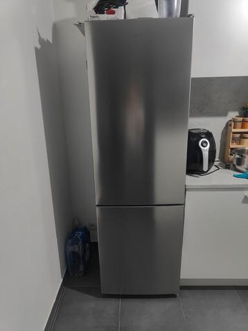 Koelkast en diepvries  beschikbaar voor biedingen