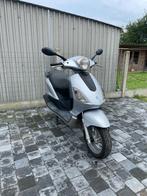 Piaggio Fly 125cc op B klasse papieren, Fietsen en Brommers, Elektrisch, Ophalen of Verzenden, Zo goed als nieuw, Fly