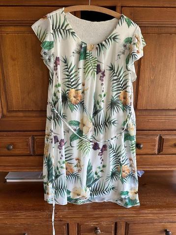 Bloemenjurk taille unique beschikbaar voor biedingen