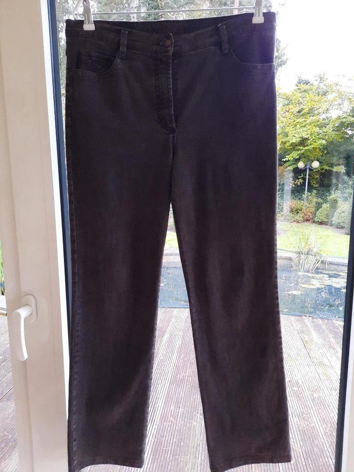Mooie broek GERRY WEBER - 42, Kleding | Dames, Broeken en Pantalons, Zo goed als nieuw, Maat 42/44 (L), Bruin, Lang, Ophalen of Verzenden