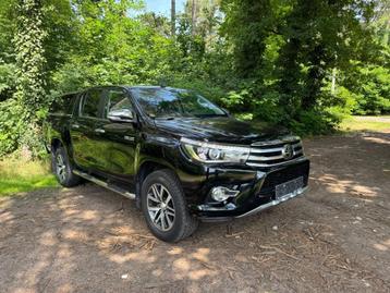 Wij kopen alle modellen **HILUX** Oud-Jong (ook met schade) beschikbaar voor biedingen