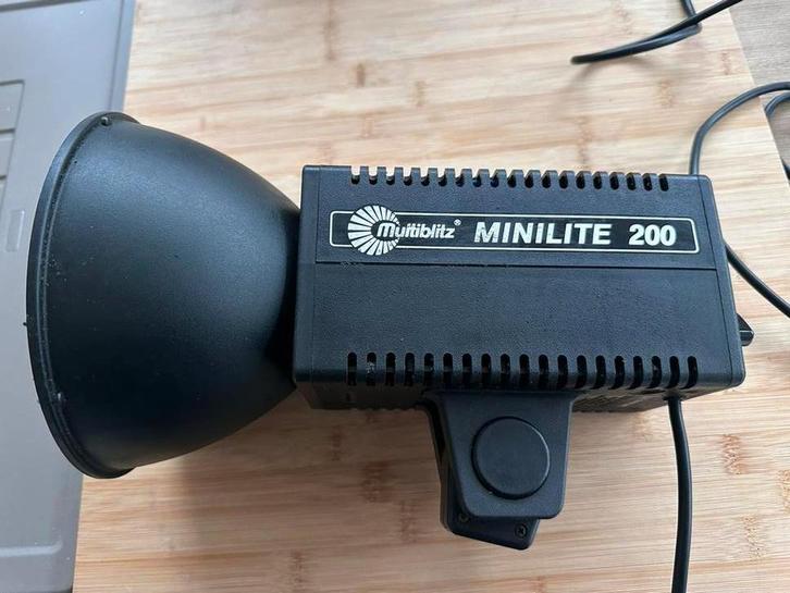 Kit flash complet Multiblitz Minilite 200, TV, Hi-fi & Vidéo, Photo | Flash, Utilisé, Autres marques, Enlèvement