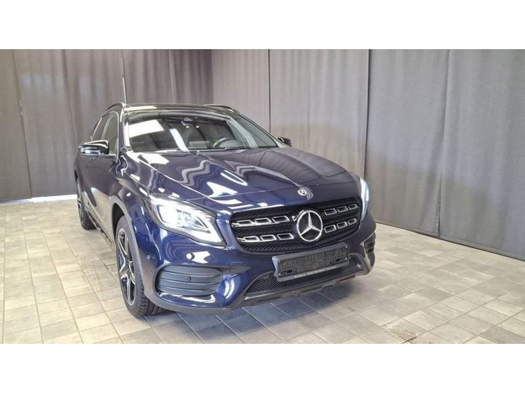 Mercedes-Benz GLA 200 200 AMG Line AUT, Auto's, Mercedes-Benz, Automaat, Blauw, 156 pk, Xenon verlichting