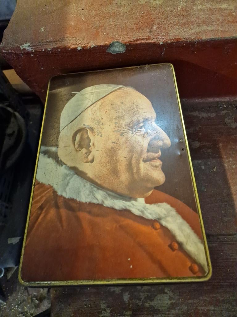 Boîte métallique ancienne, Collections, Enlèvement