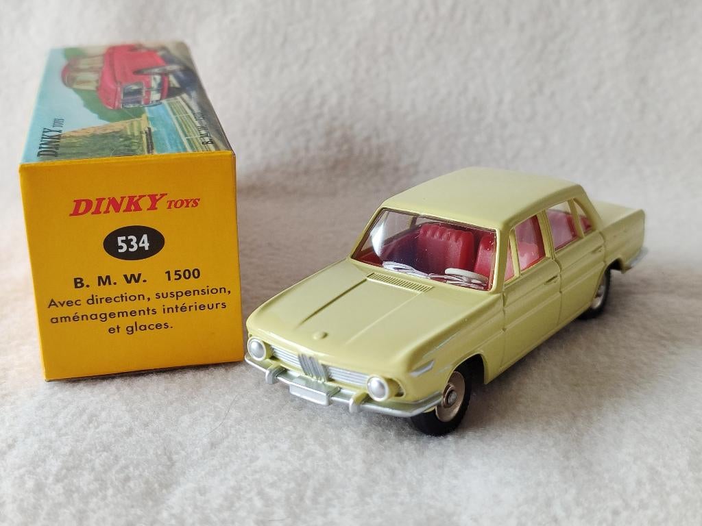 Dinky Atlas BMW 1500 1:43 – Réf 534 – Rouge – Manque D'argenture – Superbe état