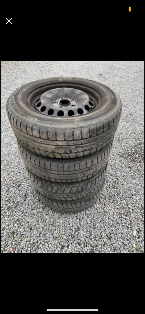 Jeu de jantes en taule 196/65R15, Autos : Pièces & Accessoires, Pneus & Jantes, Enlèvement, Pneus hiver, Pneu(s)
