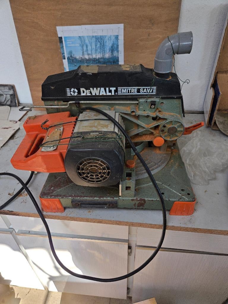 Scie à tronçonner DeWalt, Enlèvement, Utilisé, Scie à onglet