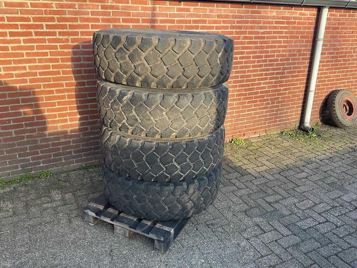 Pneus Michelin Xzl 365/85R20 (4x), Articles professionnels, Agriculture | Pièces | Pneus, Jantes & Essieux