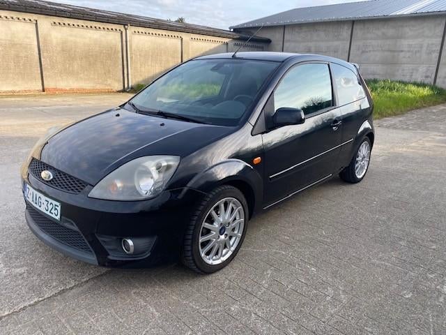 Ford Fiesta S 1.6TDCI bj:2008 reeds blanco gekeurd v verkoop, Autos, Achat, Entreprise, Boîte manuelle, Noir
