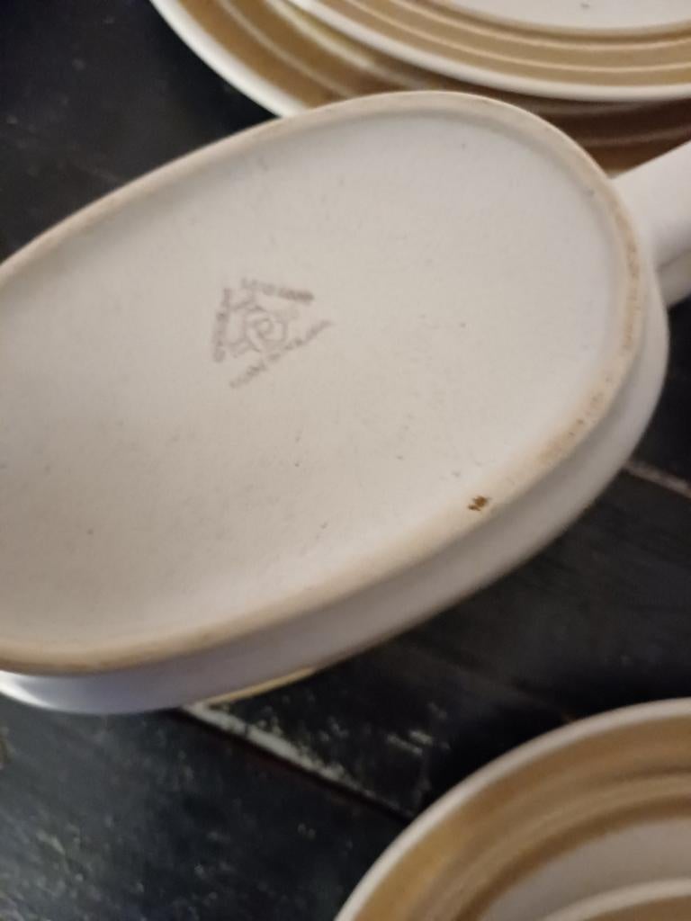 Eet en koffieservies in keramiek, Ophalen