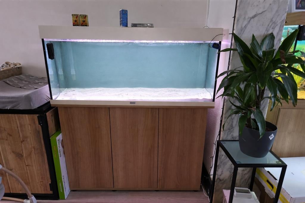 MOET DRINGEND WEG Aquarium met kast juwel plus externe pomp, Dieren en Toebehoren, Ophalen, Pomp, Juwel