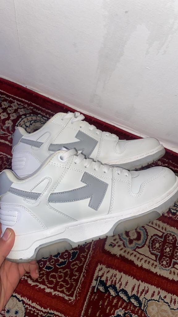 Off whiet schoenen, Kleding | Heren, Schoenen, Zo goed als nieuw, Sneakers, Wit, Ophalen of Verzenden