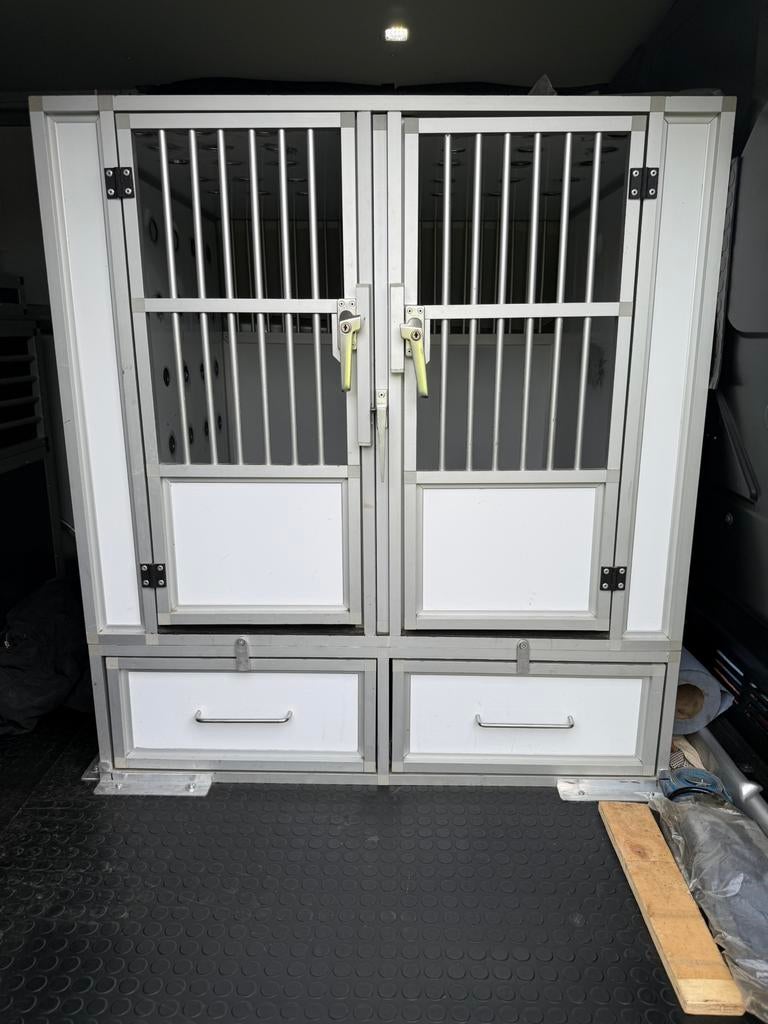 Bench met schuiven en uitneembaar tussenschot, Ophalen, Gebruikt