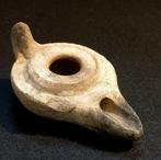 Lampe à huile islamique. 10-11e s., Enlèvement ou Envoi