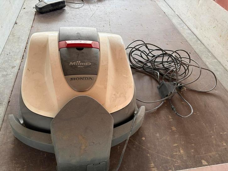 Honda Miimo 300, Jardin & Terrasse, Tondeuses robotisées, Utilisé, 20 à 25 cm, Avec capteur de pluie, Enlèvement