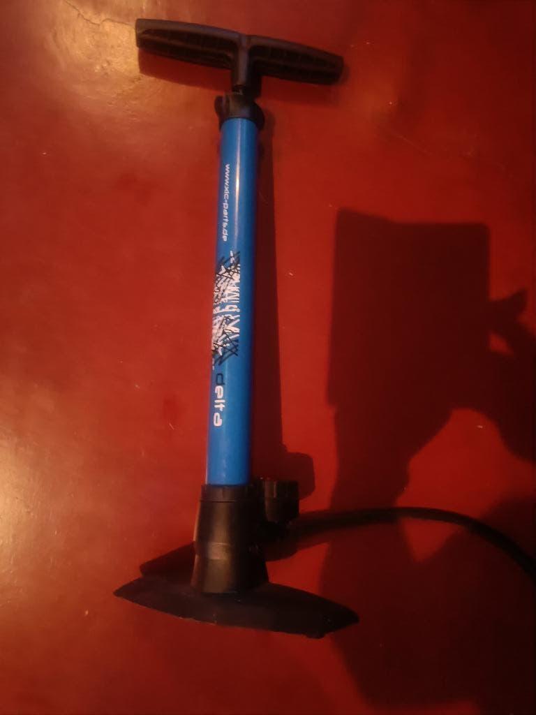 Fietspomp, Vélos & Vélomoteurs, Accessoires vélo | Pompes à vélo, Enlèvement, Manomètre, Utilisé