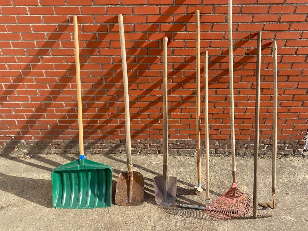 Tuingereedschap - gereedschap - tuinmateriaal, Ophalen, Zo goed als nieuw